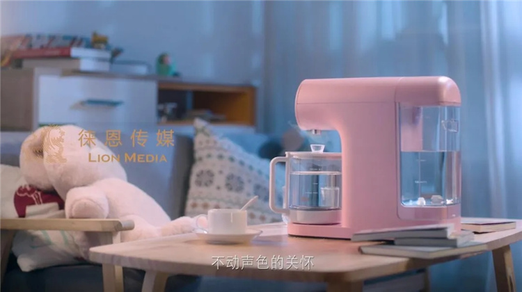家樂事P40凈飲機(jī)直接過濾自來水變?yōu)榧儍羲⒓訜? /> 
	</center>
	<p>
		目前家樂事樂喝飲飲機(jī)P40已順利通過華為HiLink認(rèn)證，正式入駐華為智慧生活I(lǐng)oT生態(tài)圈，實現(xiàn)華為產(chǎn)品云的互聯(lián)互通。也在家樂事凈水器天貓、京東官方旗艦店正式上線，售價1999元，券后折扣價在1500左右，大家可以都圍觀一下此款產(chǎn)品。（點擊閱讀原文，一鍵直達(dá)天貓詳情頁面）
	</p>
</div>                    <!--凈水器加盟-->

                </div>
                <div   id=